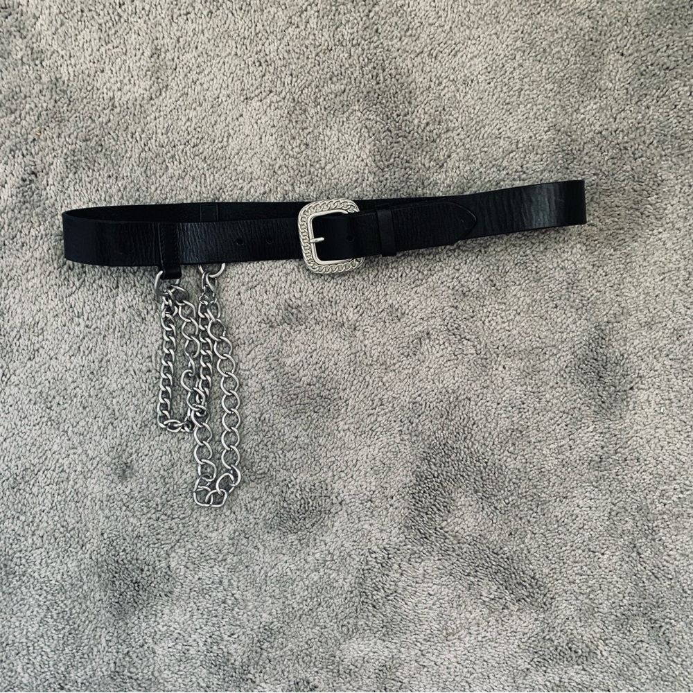 BELT WITH SILVER DROOP CHAIN ACCENTS S/M